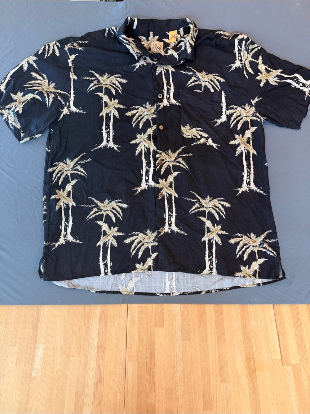 JoS. A. Bank - Men's Black Palm-Print Short-Sleeve Shirt - Picture 1 of 3